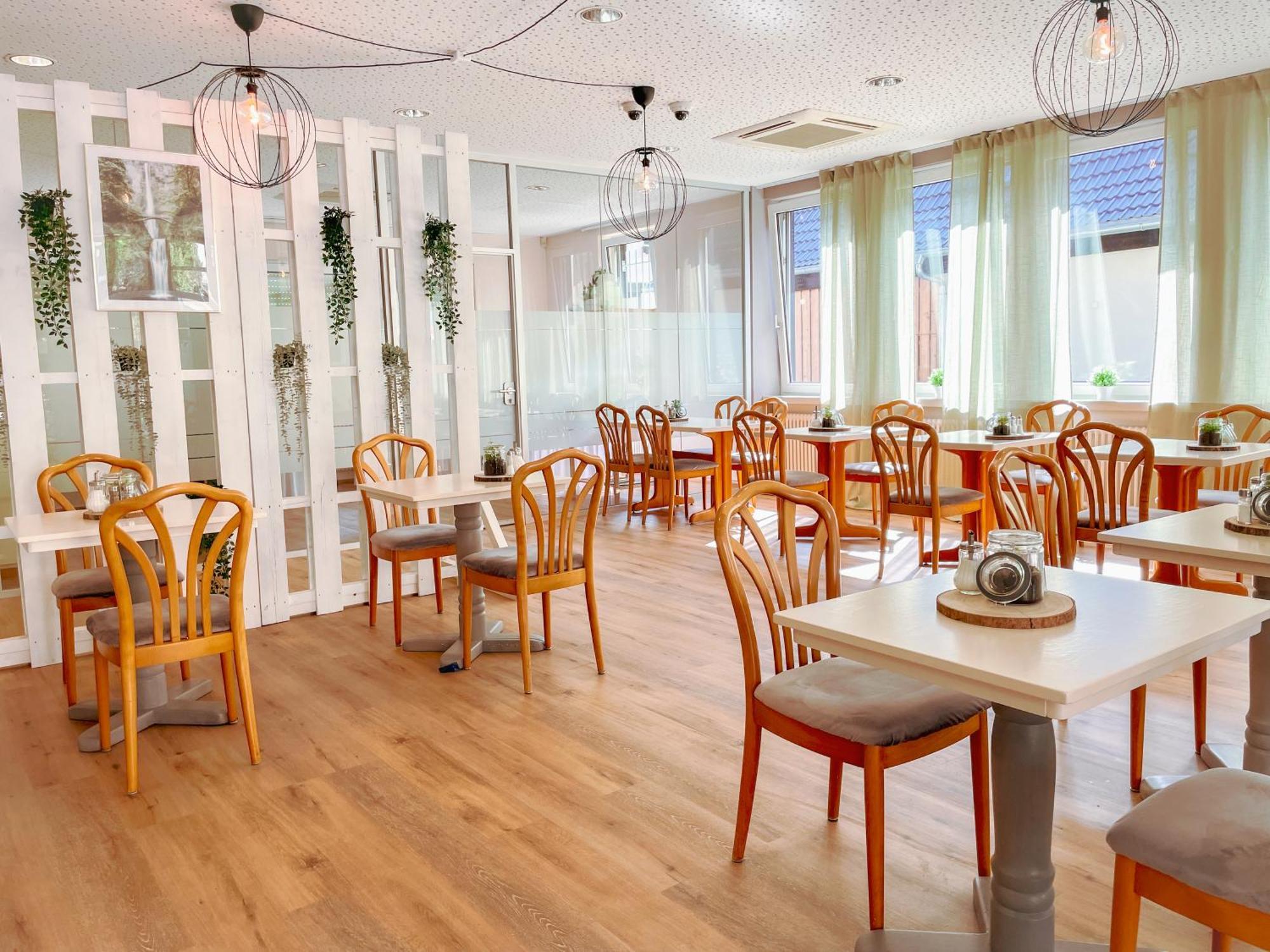 Landhotel Engel & Kreuz غاغناو المظهر الخارجي الصورة